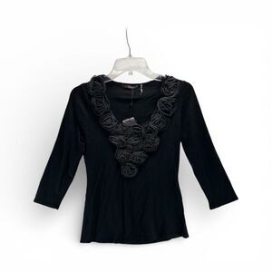 Cyrus Black Rosette Neckline Top Women’s Small NWT 3/4 Sleeve Knit Blouse Floral